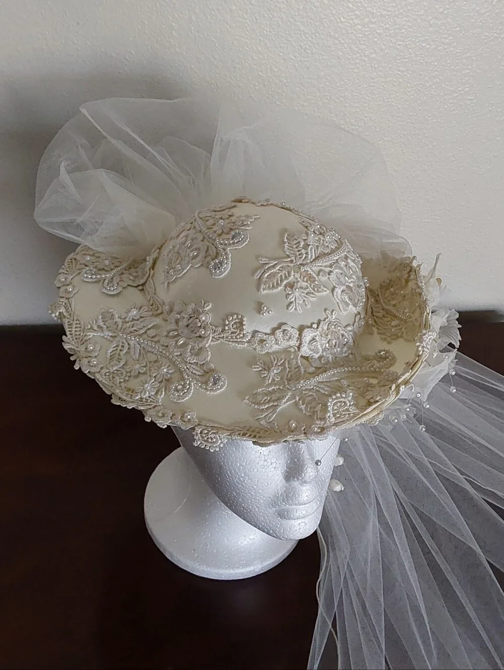 Ivory Embellished Bridal Veil Hat‎ with Floral Appliqué